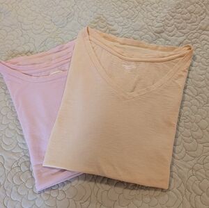 Old Navy Set Of 2 Tees. Size XXL